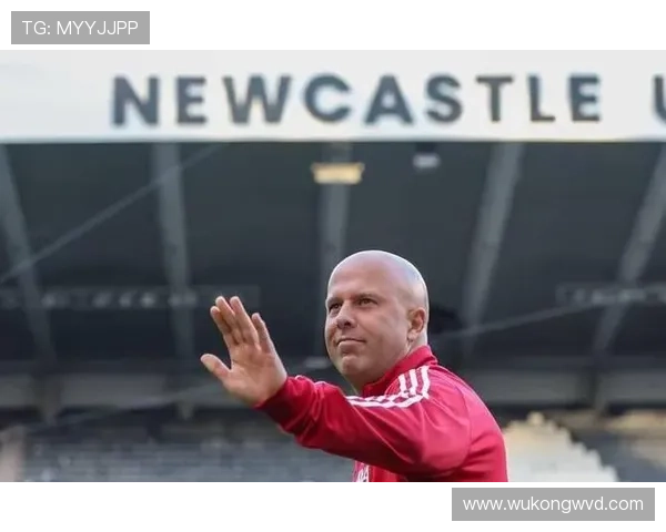 克洛普高位逼抢与快速转换战术解析