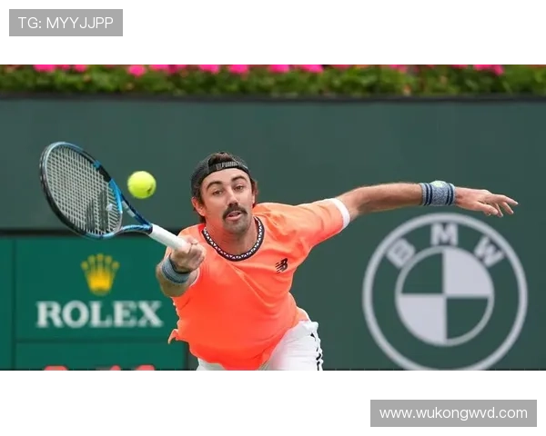 乔丹·汤普森训练完直接去超市抢购蛋白粉，店员说他一周买空三次货架