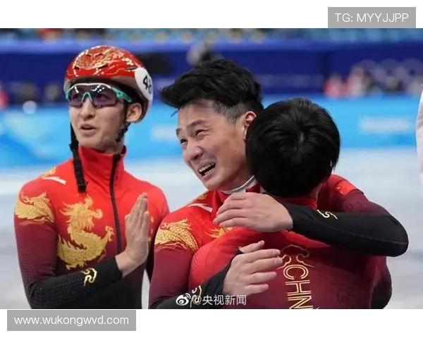 任子威居然在训练场边买了几十瓶能量饮料，这消费也太跟比赛反差大了吧！