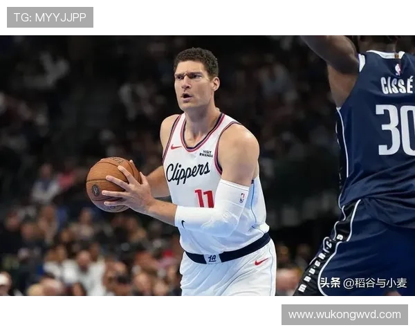 布鲁克·洛佩斯挡拆中投命中率提升 拉开对位内线防守差距